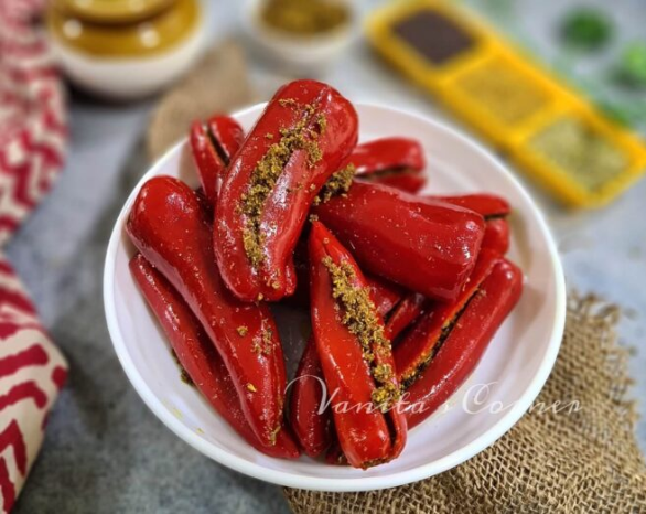 Lal Mirch Bharwa Achar